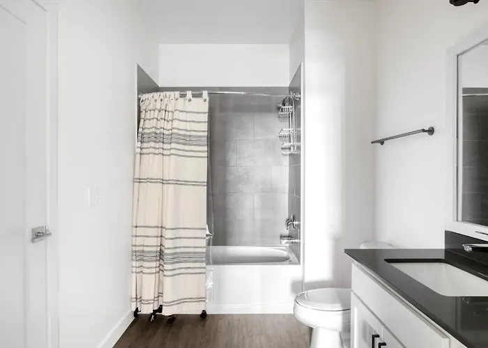 Apartment 1br W Lounge Pool Gym Nr Metra Chi-861 Elmhurst