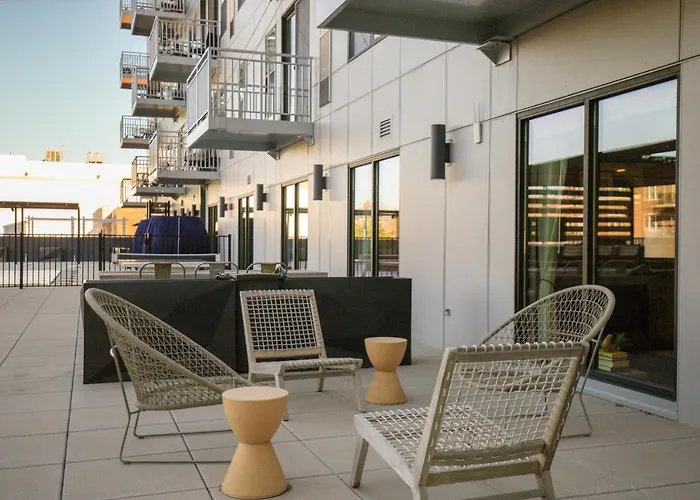 1br W Lounge Pool Gym Nr Metra Chi-861 Apartment *