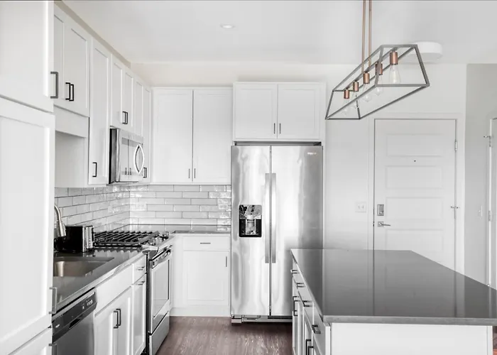 Apartment 1br W Lounge Pool Gym Nr Metra Chi-861 Elmhurst